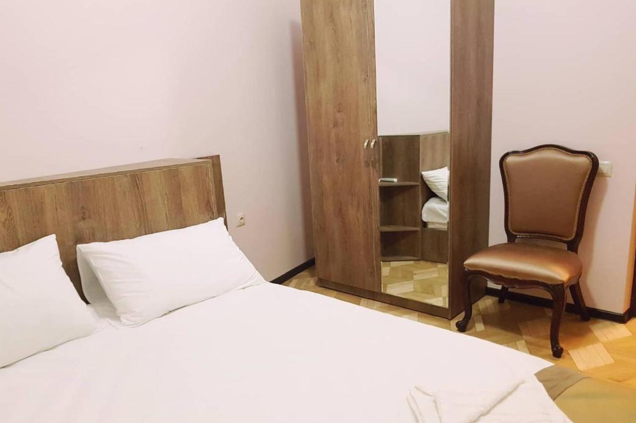 Classic Hotel Tbilisi Buitenkant foto