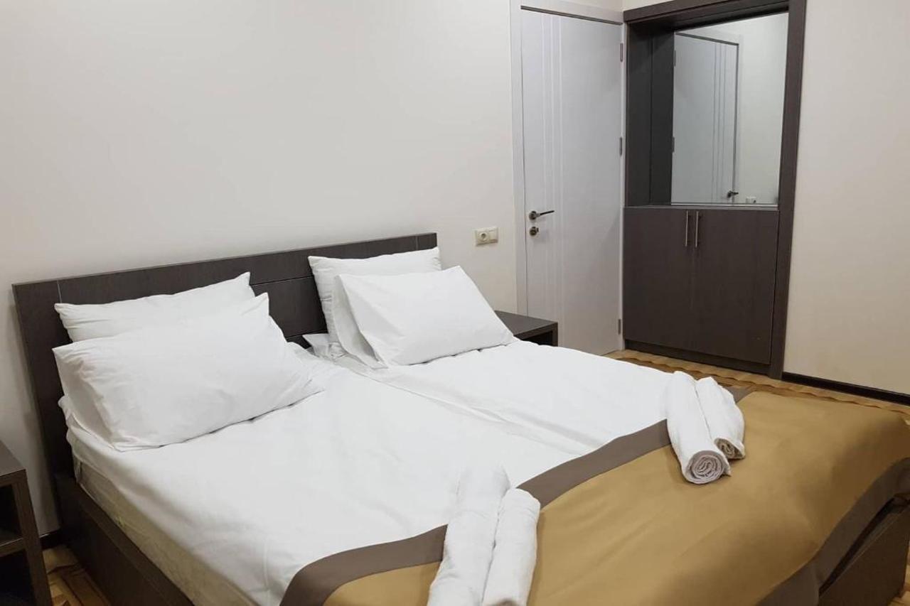 Classic Hotel Tbilisi Buitenkant foto